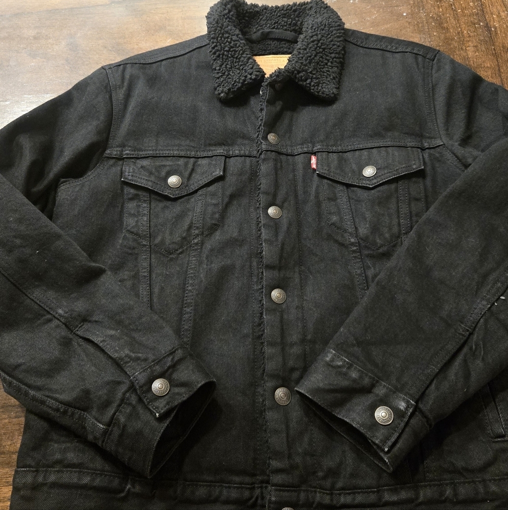 Levi's Black Sherpa-Lined Denim Jacket